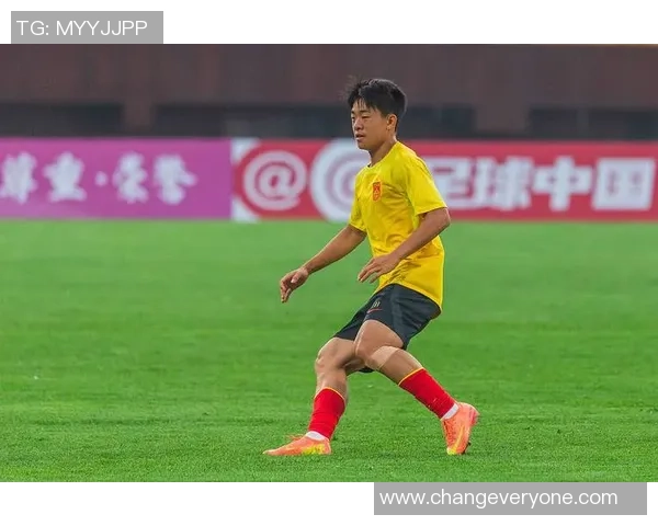 广东足球明星在国际赛场上崭露头角助力中国足球腾飞的故事